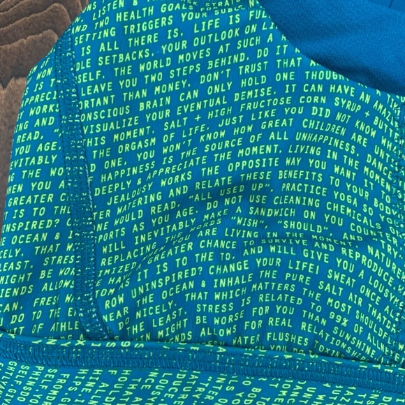 Sz 4 but fits like a 2 Lululemon Run Stuff Your Bra sea 🌊 wheeze 2016 bra - Picture 2 of 9